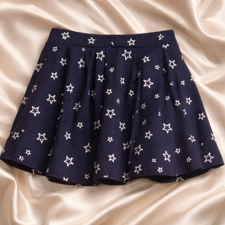 Yıldız Desenli Lacivert Kız Çocuk Şort Etek – Şık ve Konforlu Tasarım