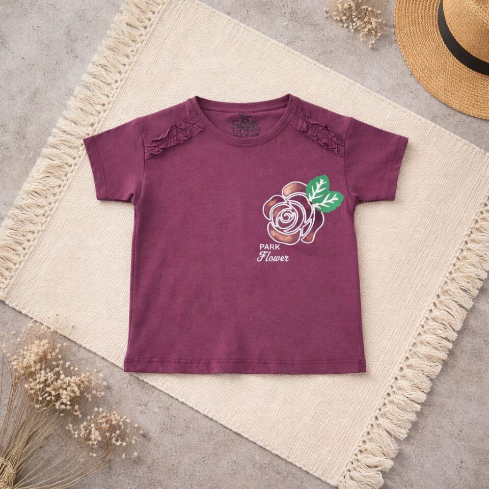 Gül Baskılı Mor Kız Çocuk Tişört – Fırfır Detaylı Şık Tasarım