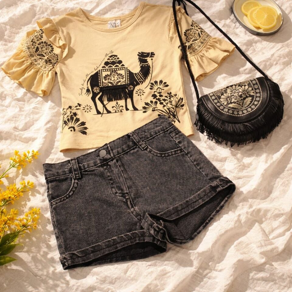 Kız Çocuk Etnik Desenli Şort Takım Çantalı