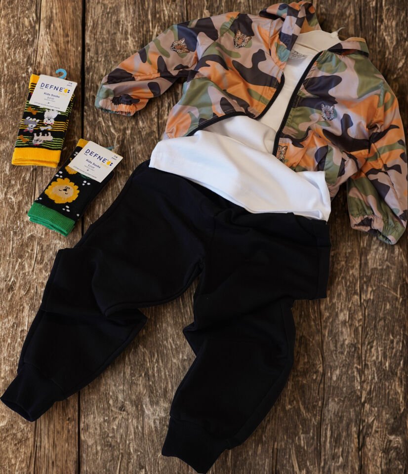 Kamuflaj Desenli Kapüşonlu Çocuk Yağmurluk Ceket